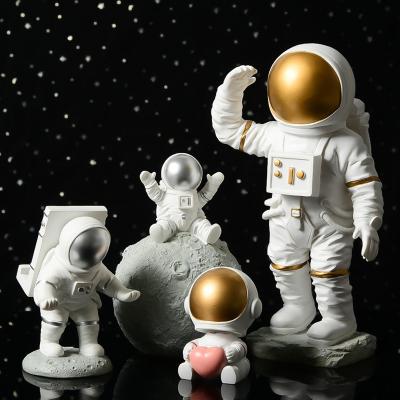 China All Cute Astronaut Christmas Resin Ornaments To Personalize Home Decoration Statue Resin Astronaut for sale