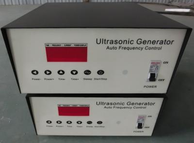 Cina 300W - generatore ultrasonico di vibrazione di potere 3000W per la fabbricazione del carro armato più pulito in vendita