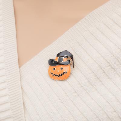 China Newest Design Trendy Wholesale Novelty Orange Halloween Pumpkin Plant Brooches Gifts For Women Men Jewelry for sale