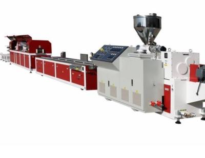 China Extruding Equipment for Wood PP/PE Composite Eco Friendly Outdoor Floor Plank Production Line for sale