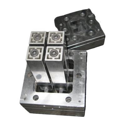 China 1 Cavity WPC PVC Pipe WPC PE PP Profiles Extrusion Die Design Mould for Customer Size for sale