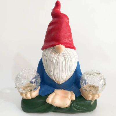 China Europe Resin Garden Gnome Statue with Solar LED Light for sale