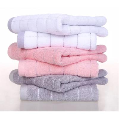 China Child Safe Custom Towels With Logo Luxury Large Good Absorbency Bath Towels 100% Cotton Soft Set For Bathroom for sale