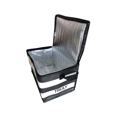 China New Design Waterproof OEM Insulated Aluminum Foil Thermal Non Woven Cooler Bags for sale