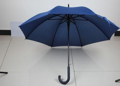 Chine Parapluie protégeant du vent du golf de 27 hommes de pouce 8k avec le cadre ouvert automatique en acier d'anti rouille forte à vendre