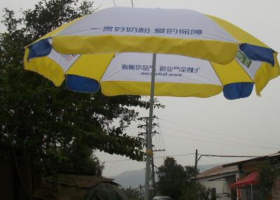 Chine Parapluie extérieur coloré ouvert de parasol de manuel avec le tissu de la haute densité 420D à vendre