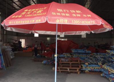 Chine Parapluie de plage extérieur rouge de cadre en acier pliable avec l'impression à l'encre blanche à vendre