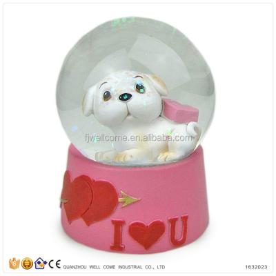 China Handmade Water Ball Resin Dog Water Globes Gifts Or Crafts Gifts Wedding Favor for sale