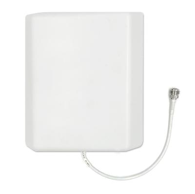 China 700MHz-2700MHz High Gain Directional Antenna With N Female Connector RG58 Cable for sale