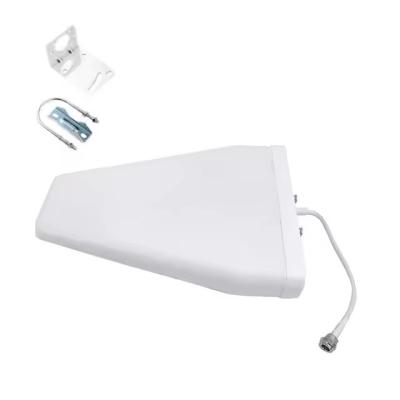 China 698-2700MHz Logarithmic Periodic Antenna for Signal Enhancer Outdoor Directional Antenna for sale