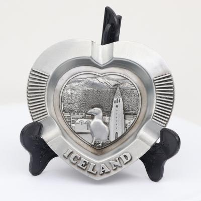 China Asian Zen Custom Design Vintage Heart Shape Iceland Travel Souvenir Metal Cigar Portable Ashtray for sale