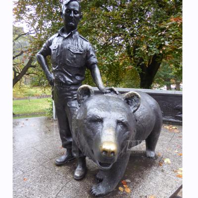 China Outdoor Brass Europe Metal Man Statue With Big Bronze Bear Sculpture for sale