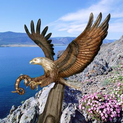 China High quality life size outdoor bronze sculptures in Europe Eagle with snake for sale