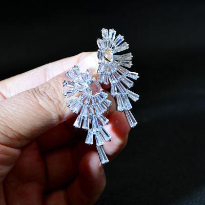 China Beautiful FASHIONABLE Shiny Zircon Stud Earrings For Women Wedding Party Bridal Earrings 3 Colors Available for sale