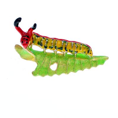 China New ALLOY Bug on Leaf Brooch Pins 2021 Enamel Animal Insect Brooch Pin Leavs Green 3 Colors Available for sale