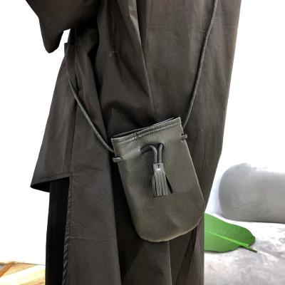 China Factory Quality Fashion Custom Design Waterproof Easy To Carry Hand Made Genuine Leather Phone Bag Cross - Body For Women for sale