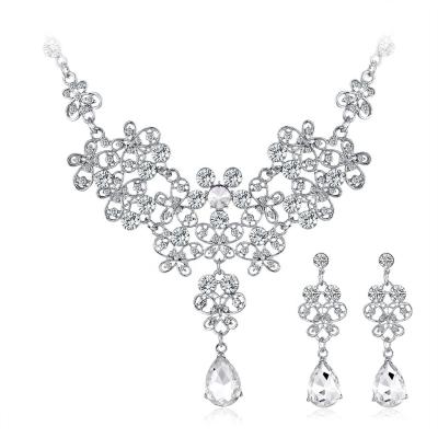 China TRENDY Butterfly Design Rhinestone Flower Glass Necklace Set Wedding Jewelry Sets Accessories Wholesale for sale