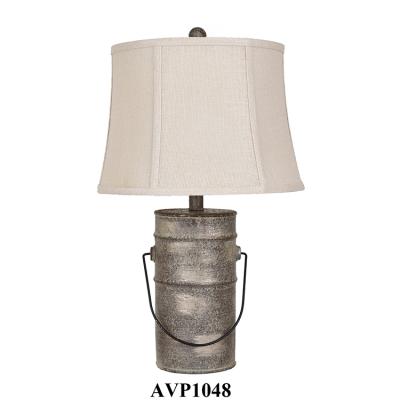 China Antique Farmhouse Home Decor Vintage Resin Accent Bed Side Table Lamps for sale