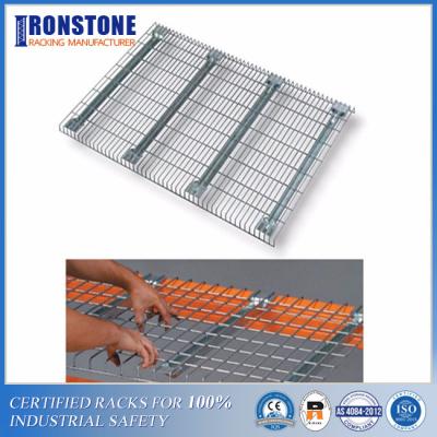 China Deck de malha de arame de metal galvanizado em cascata soldada para porta-paletes à venda