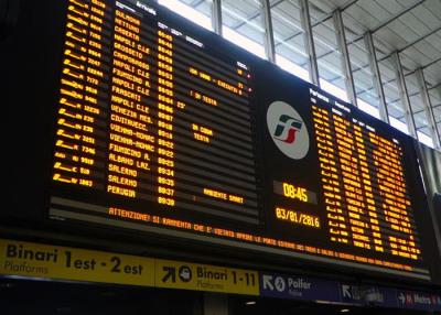 China Pantalla electrónica de la información del vuelo del aeropuerto de Yaham instalada en la entrada de la estación en venta