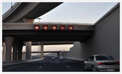 China Muestras electrónicas al aire libre de la carretera de Digitaces LED con ángulo de visión grande en venta