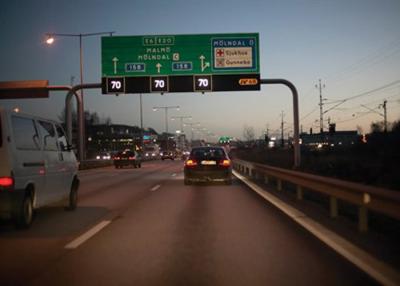 China Muestras del límite de velocidad de la autopista de la muestra de Lane Control, ángulo programable de opinión de la muestra del LED en venta