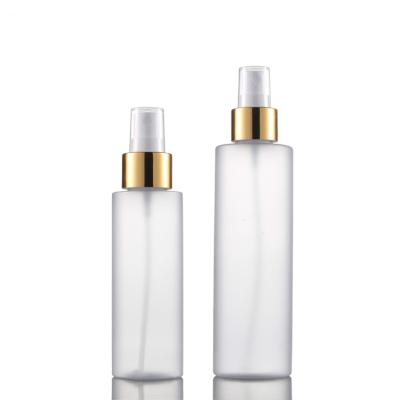 China Flat Spray Bottle PET Shoulder Perfume Cosmetic 100ml 200ml Frosted Plastic Bottle for sale