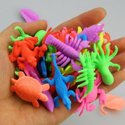 China DIY Illustration Climbing Into The Sea Bulk Creature Water Bump Mixed Expansion Toy for sale