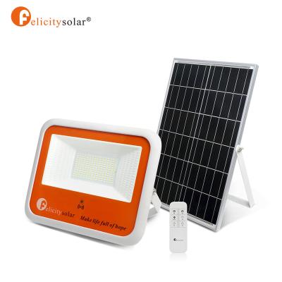 China Residential High Power Outdoor100W High Bright Solar Flood Light With Power Display for sale