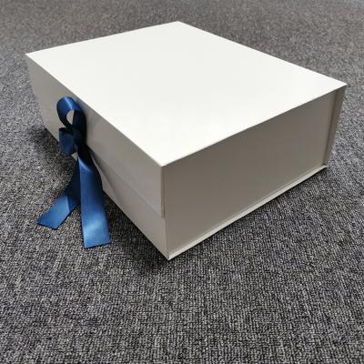 China Recycled Materials Wholesale Luxury Rigid White Cardboard Folding Packaging Design Gift Box Baby Shoe Packaging Gift Box With Custom for sale