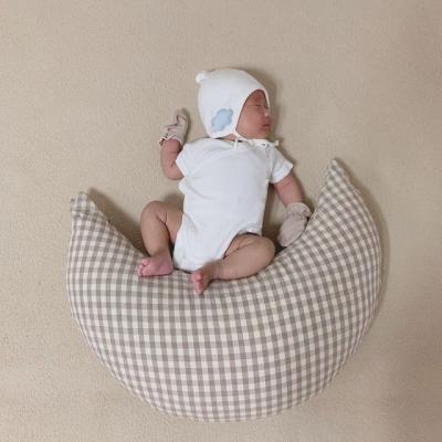 China Hot Selling Washable Cute Moon Cushion Folded Soft Cotton Nursing Pillow Baby Pillow for sale