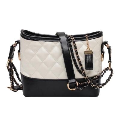 China 2022 high quality soft leather waterproof black and white rhombic quilted handbag women chain cross - body bag casual shoulder bags for girl for sale