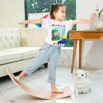 China Eco-friendly Kindergarten School Wooden Montessori Educational Toys Balance Board For Kids Kids Curvy Yoga Board Shimmy Balance Board for sale