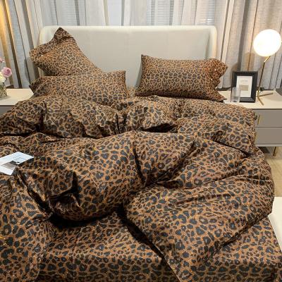 China Modern 4 5 6 Modern Bedding Set 60 Fabric Count Leopard Color King Queen Size Cotton for sale