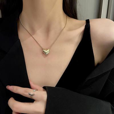 China South Korea TRENDY Simple Gold Plated Love Heart Necklace Personality Trend Clavicle Chain Cool Wind Design Light Luxury Pendant for sale