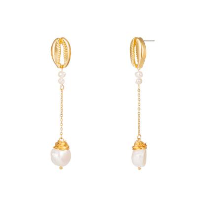 China Trendy Shell Shaped Earrings Wound Natural Pearl Gold Fashion Dangle Earrings For Women for sale