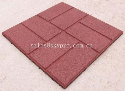 Chine Tuile en caoutchouc en caoutchouc de machines à paver/granules de brique de miette carrée de plancher d'amortissement à vendre