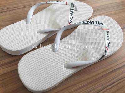 China Microcellular Molded Rubber Products Beach Anti - Slip Summer Slipper With Jelly Strap for sale