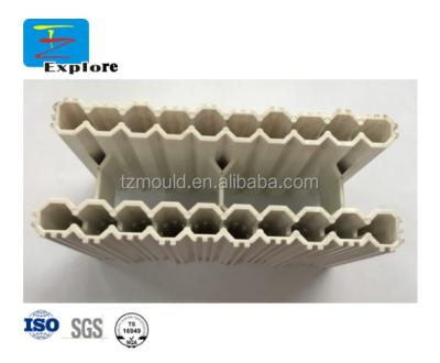 China New Design Low Price Plastic Mold Maker for sale