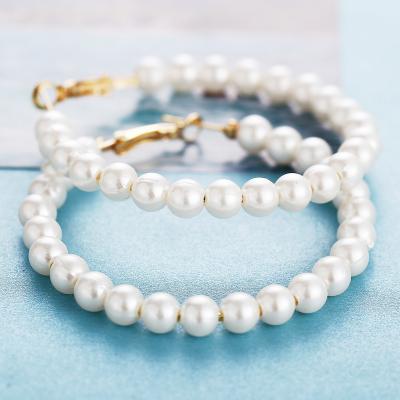 China 2022 CLASSIC Fashion Big Pearl Classic Hoop Earrings Circle Hot Selling Ladies Pearl Earrings Jewelry for sale