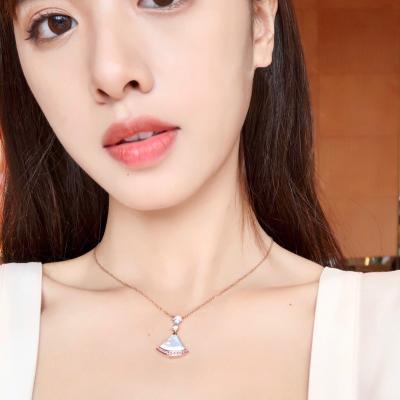 China High Quality Thin Layer 14K Gold Beautiful Shell Clavicle Skirt Necklace Women Helix Shaped CLASSIC White Dangle Chain Necklace for sale