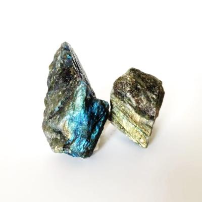 China China Natural Stone Rough Quartz Healing Labradorite Raw Stone Crystals For Home Decoration for sale