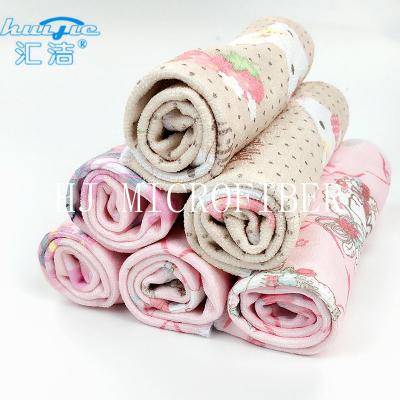 Cina Microfiber ha stampato il colore quadrato di rosa di forma dell'asciugamano 40*40cm del bambino di uso della casa dell'asciugamano in vendita