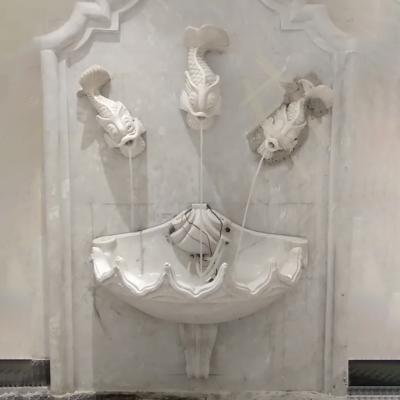 China EUROPEAN Hand Carved Natural Marble Stone Outdoor Fish Wall Fountain for sale