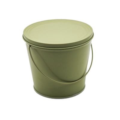 China Recyclable Candle Metal Bucket Metal Candle Tin Box With Lid And Handle for sale