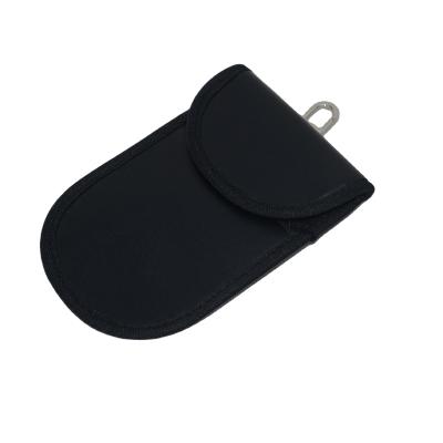 China Minimalist Protected Signal Case Security Car Key Signal Blocking Bag with Chain and Hookbluckle for sale