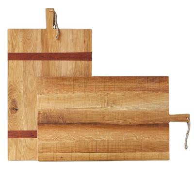 China Sustainable Kitchen Oak Wooden Cutting Board Insert Solid Walnut Strip With Handle For Hanging for sale