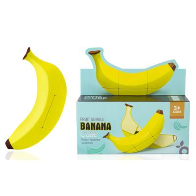 China Newest DIY practice toys plastic fruit banana shape puzzle cube magic banana toys for sale