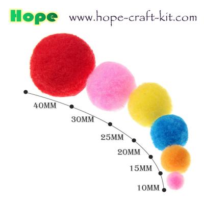 China 10mm ~40mm assorted color & sizes round shape soft Pom pom ball for children hand-crafted material à venda