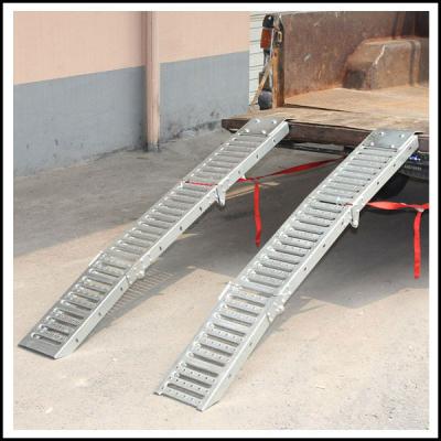 China ATVS / truck / trailer safety Steel Folding Ramps 1000 LBS 945ctns for sale